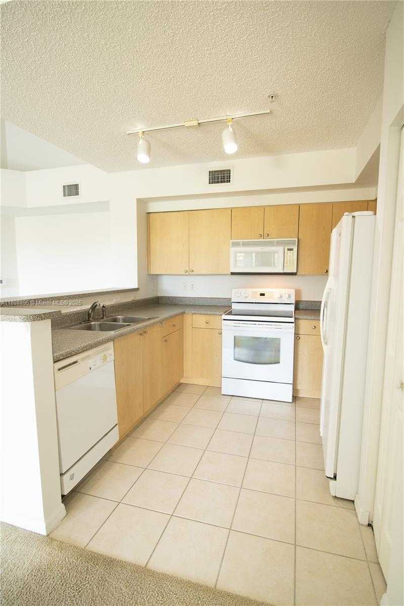 Small Image of 2301 WEST PRESERVE WAY #306, Miramar Number 4