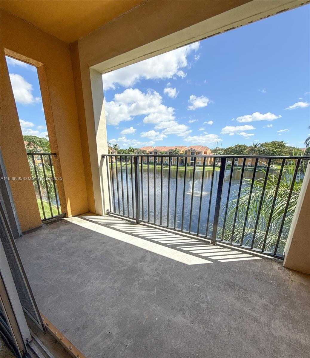 Small Image of 2301 WEST PRESERVE WAY #306, Miramar Number 5