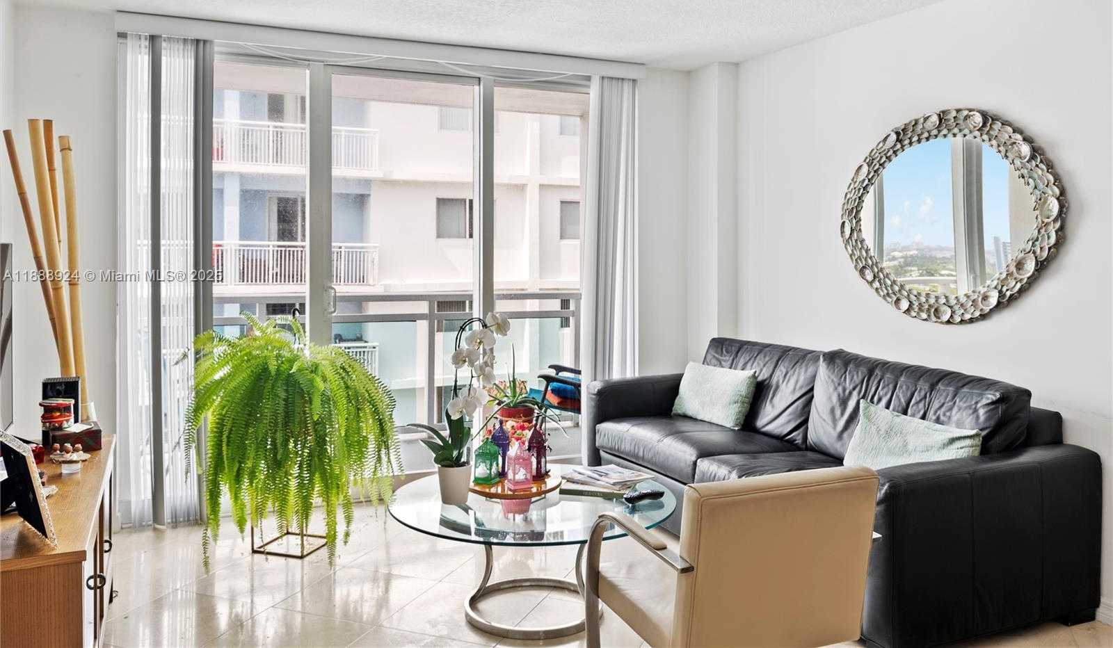 Small Image of 6917 COLLINS AVE #1512, Miami Beach Number 3