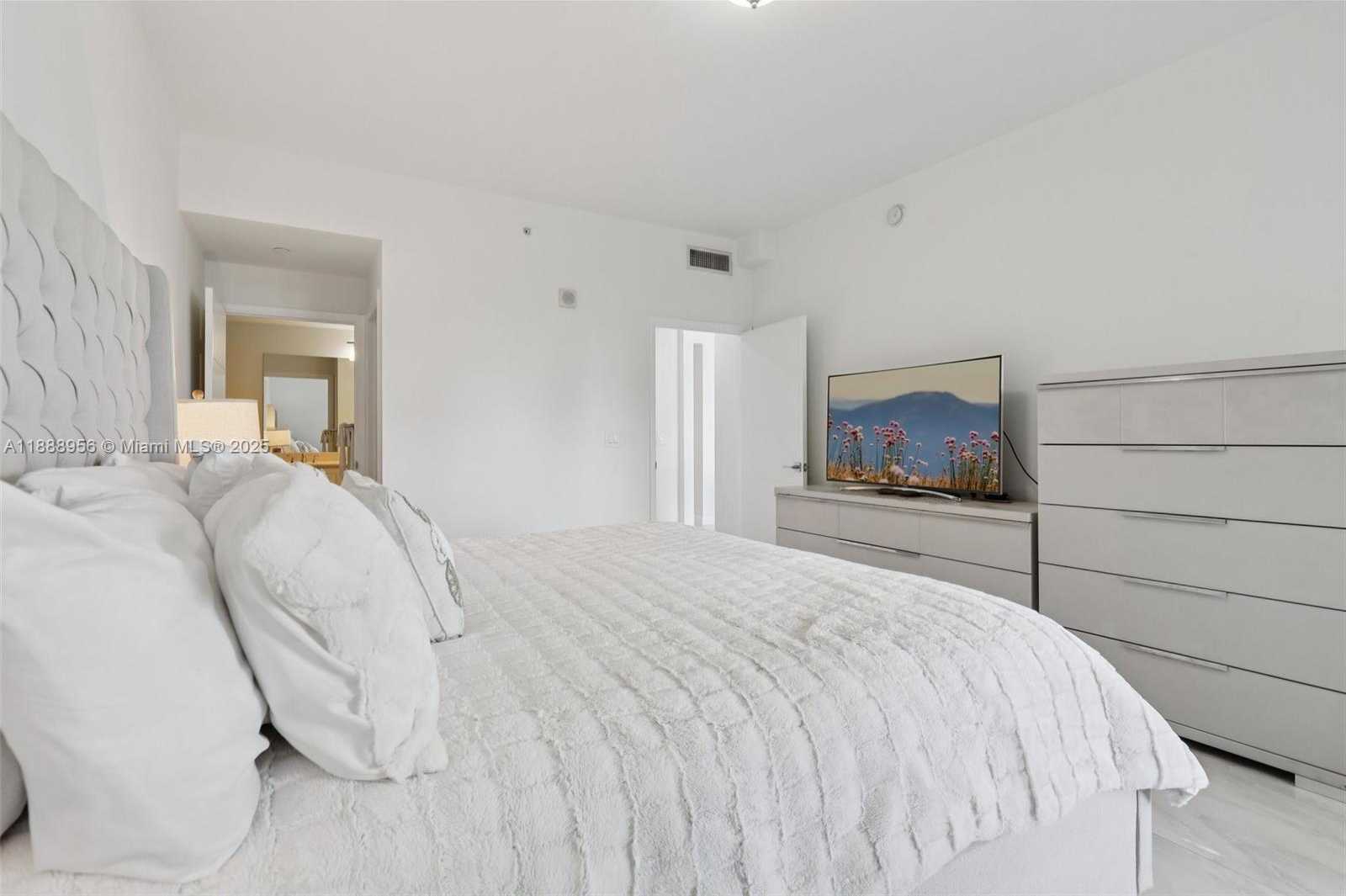 Small Image of 3340 NORTH EAST 190TH ST #1101, Aventura Number 16