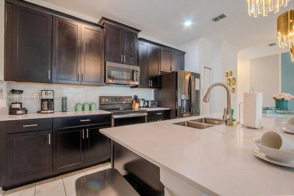Small Image of 962 SPLASH SHOT PL, Kissimmee Number 4