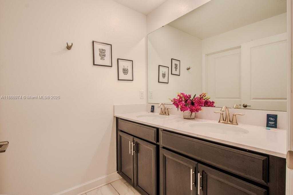 Small Image of 962 SPLASH SHOT PL, Kissimmee Number 5