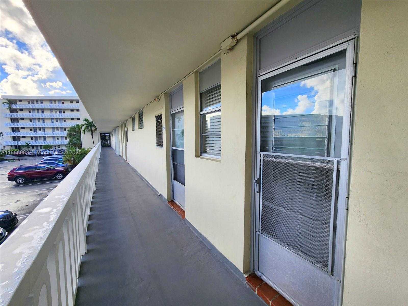 Small Image of 2855 LEONARD DR #H205, Aventura Number 2