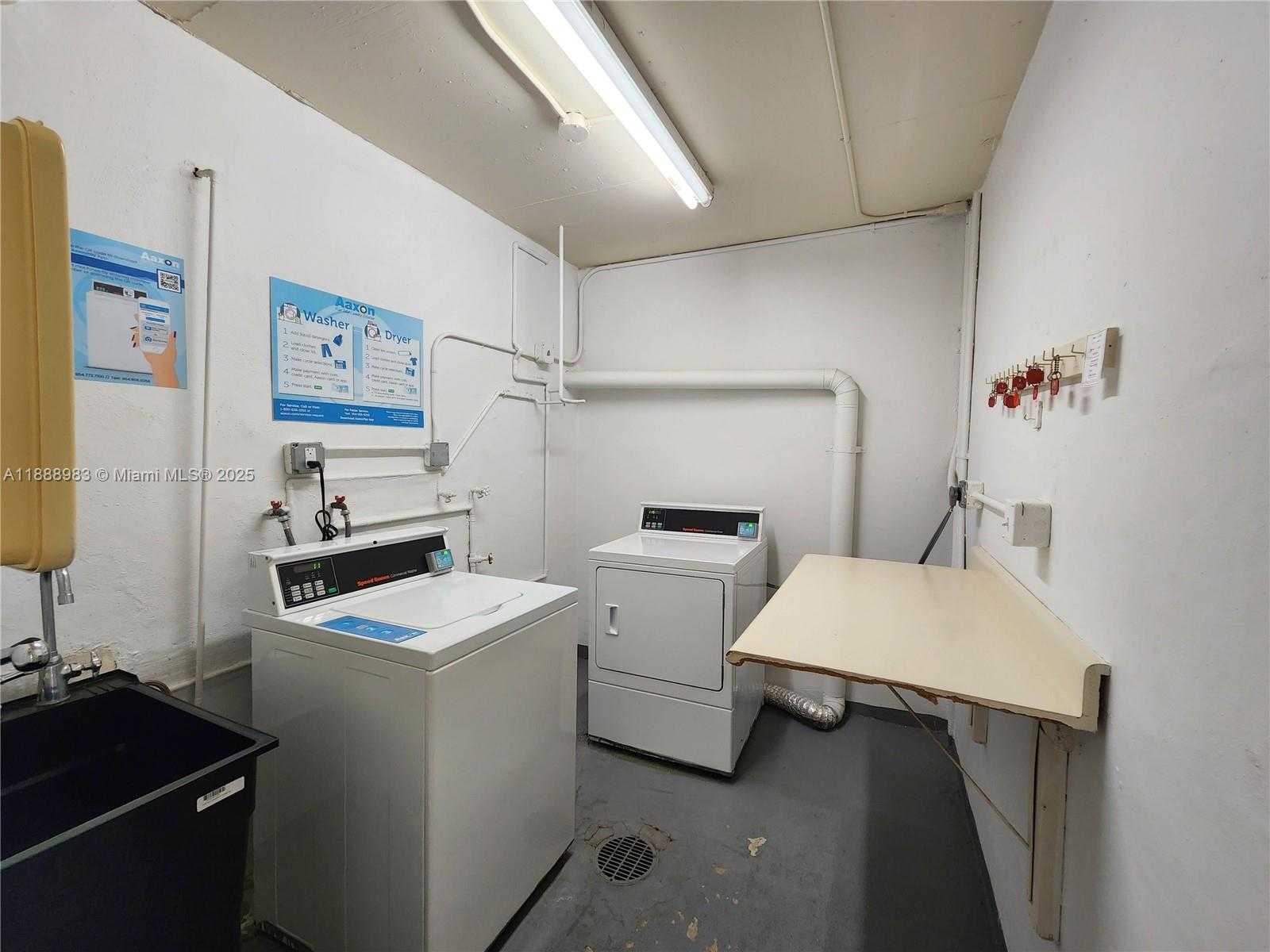 Small Image of 2855 LEONARD DR #H205, Aventura Number 9