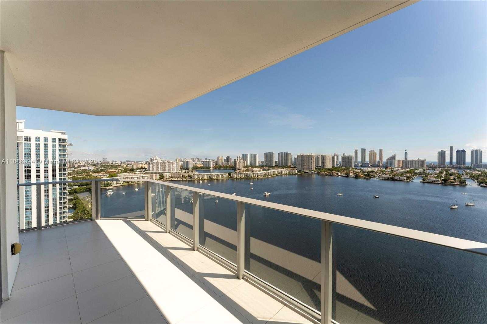 Small Image of 17111 BISCAYNE BLVD #2109, North Miami Beach Number 12