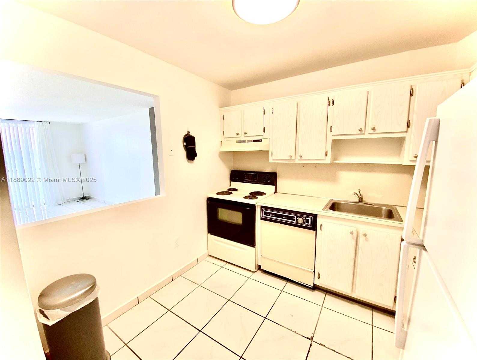 Small Image of 16950 DIXIE #A536, North Miami Beach Number 11