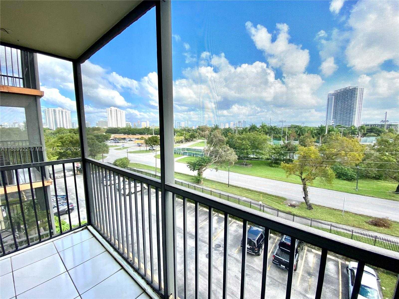 Small Image of 16950 DIXIE #A536, North Miami Beach Number 14