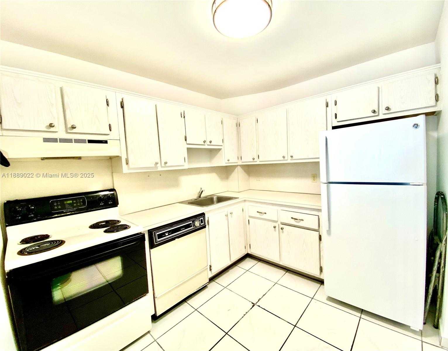 Small Image of 16950 DIXIE #A536, North Miami Beach Number 5