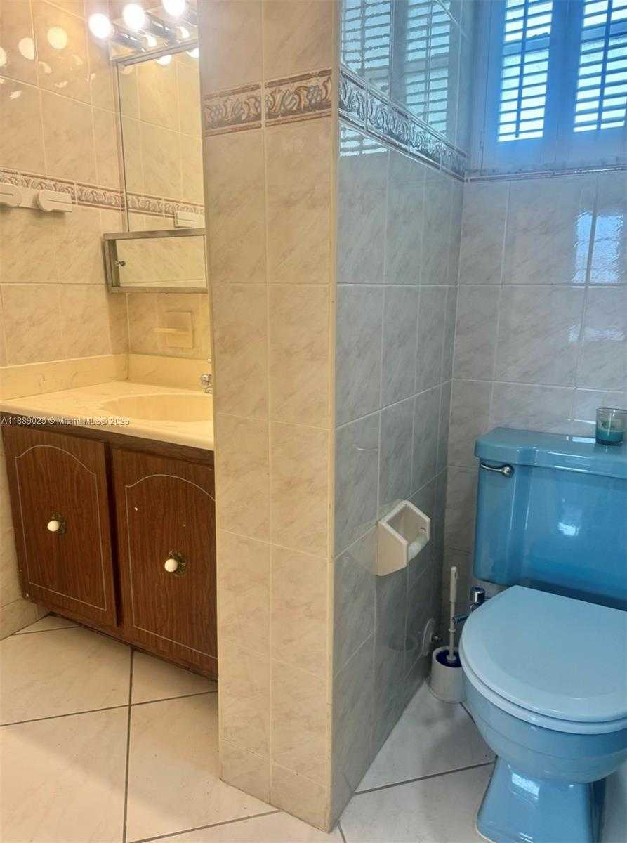 Small Image of 3600 NORTH EAST 170 ST #Apt.D.303, North Miami Beach Number 11