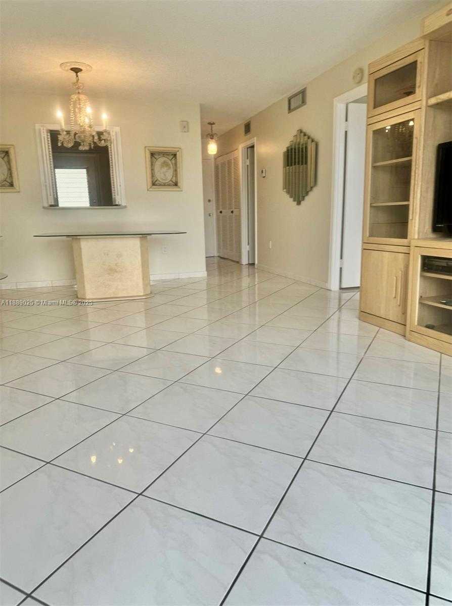 Small Image of 3600 NORTH EAST 170 ST #Apt.D.303, North Miami Beach Number 4