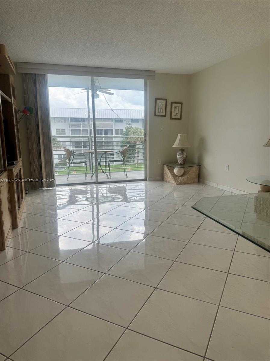 Small Image of 3600 NORTH EAST 170 ST #Apt.D.303, North Miami Beach Number 5