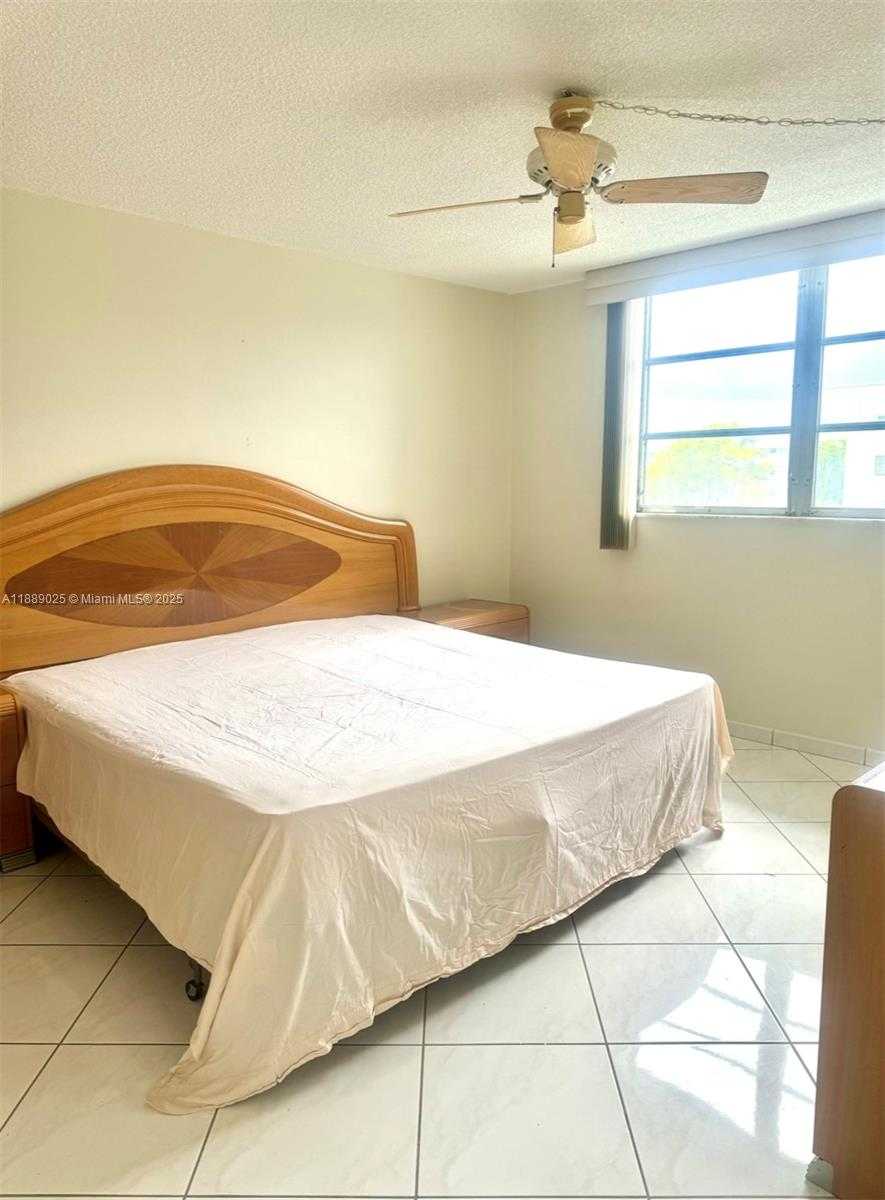 Small Image of 3600 NORTH EAST 170 ST #Apt.D.303, North Miami Beach Number 8