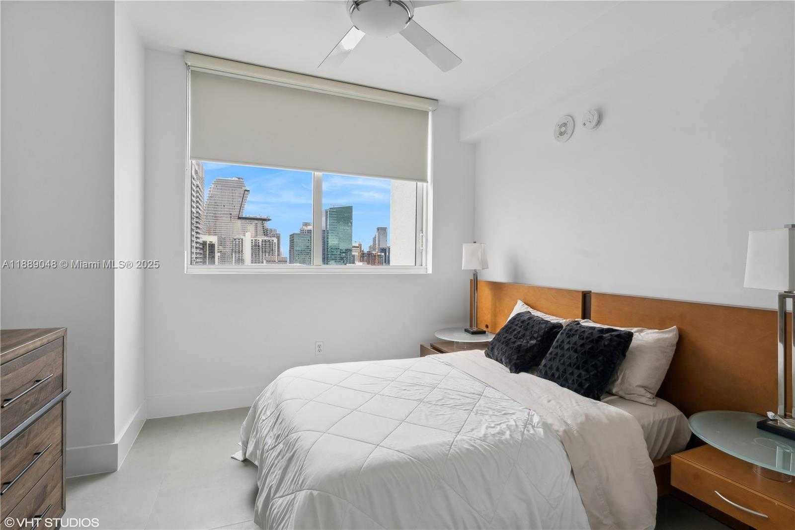 Small Image of 244 BISCAYNE BLVD #3903, Miami Number 13