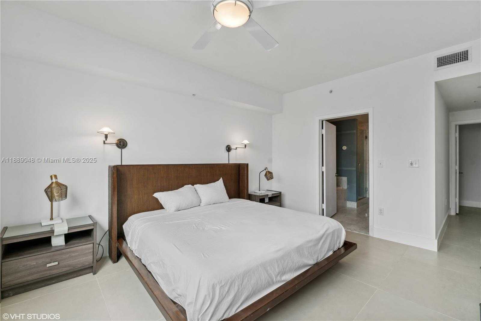 Small Image of 244 BISCAYNE BLVD #3903, Miami Number 17