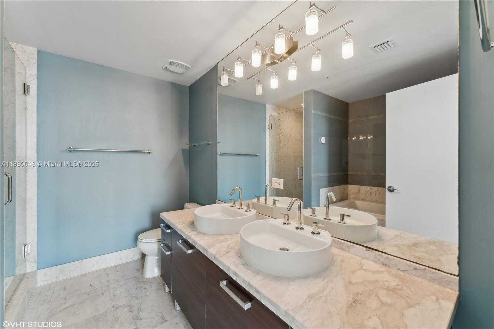 Small Image of 244 BISCAYNE BLVD #3903, Miami Number 19