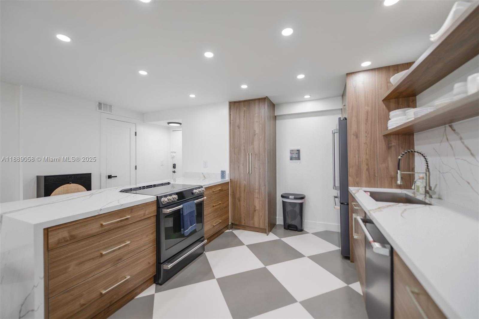 Small Image of 17800 ATLANTIC BLVD #PH14, Sunny Isles Beach Number 13