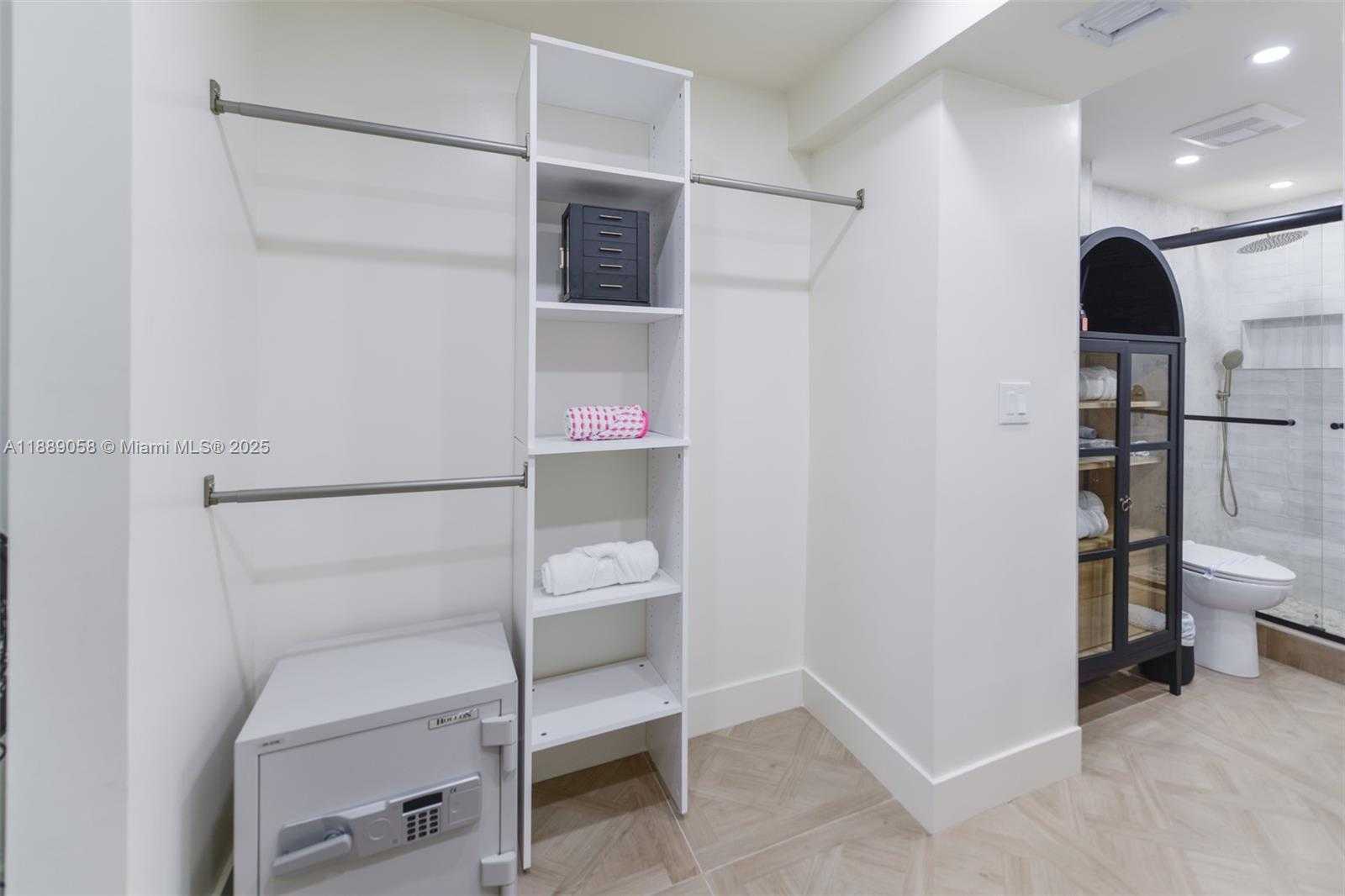 Small Image of 17800 ATLANTIC BLVD #PH14, Sunny Isles Beach Number 22