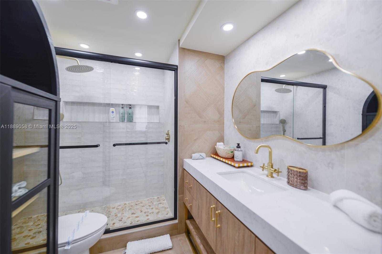 Small Image of 17800 ATLANTIC BLVD #PH14, Sunny Isles Beach Number 23