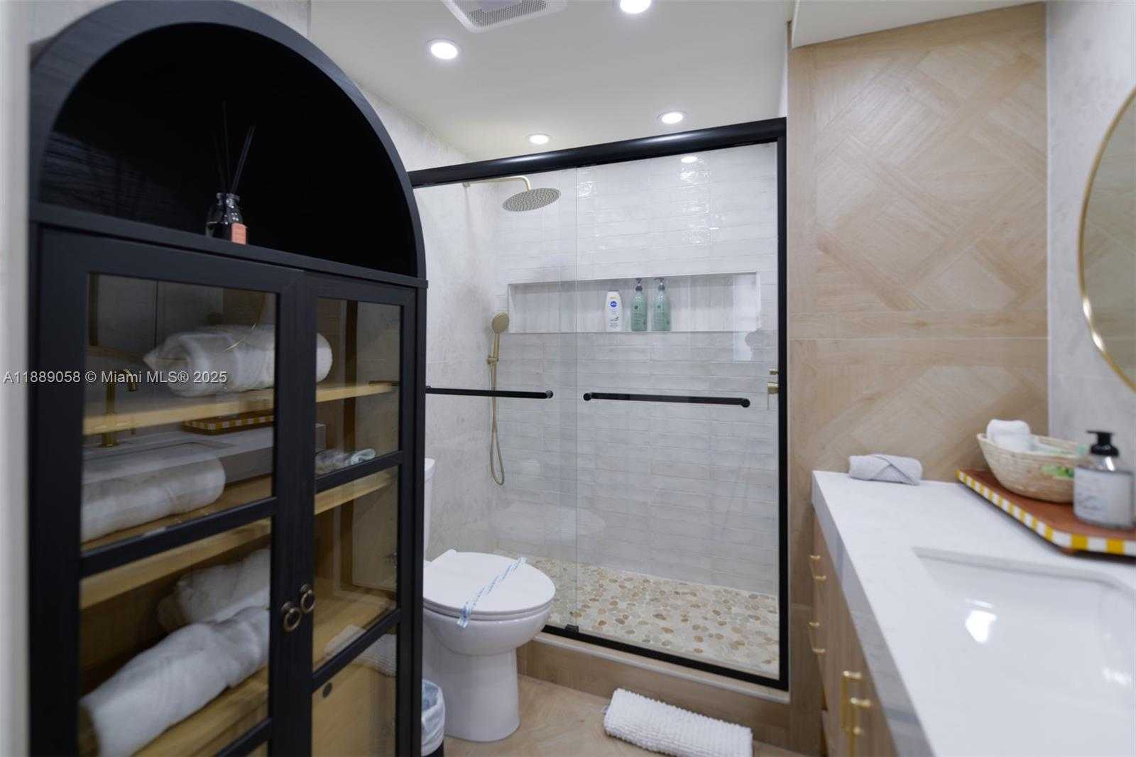 Small Image of 17800 ATLANTIC BLVD #PH14, Sunny Isles Beach Number 24