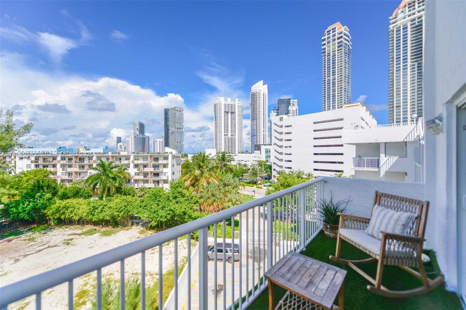 Small Image of 17800 ATLANTIC BLVD #PH14, Sunny Isles Beach Number 30