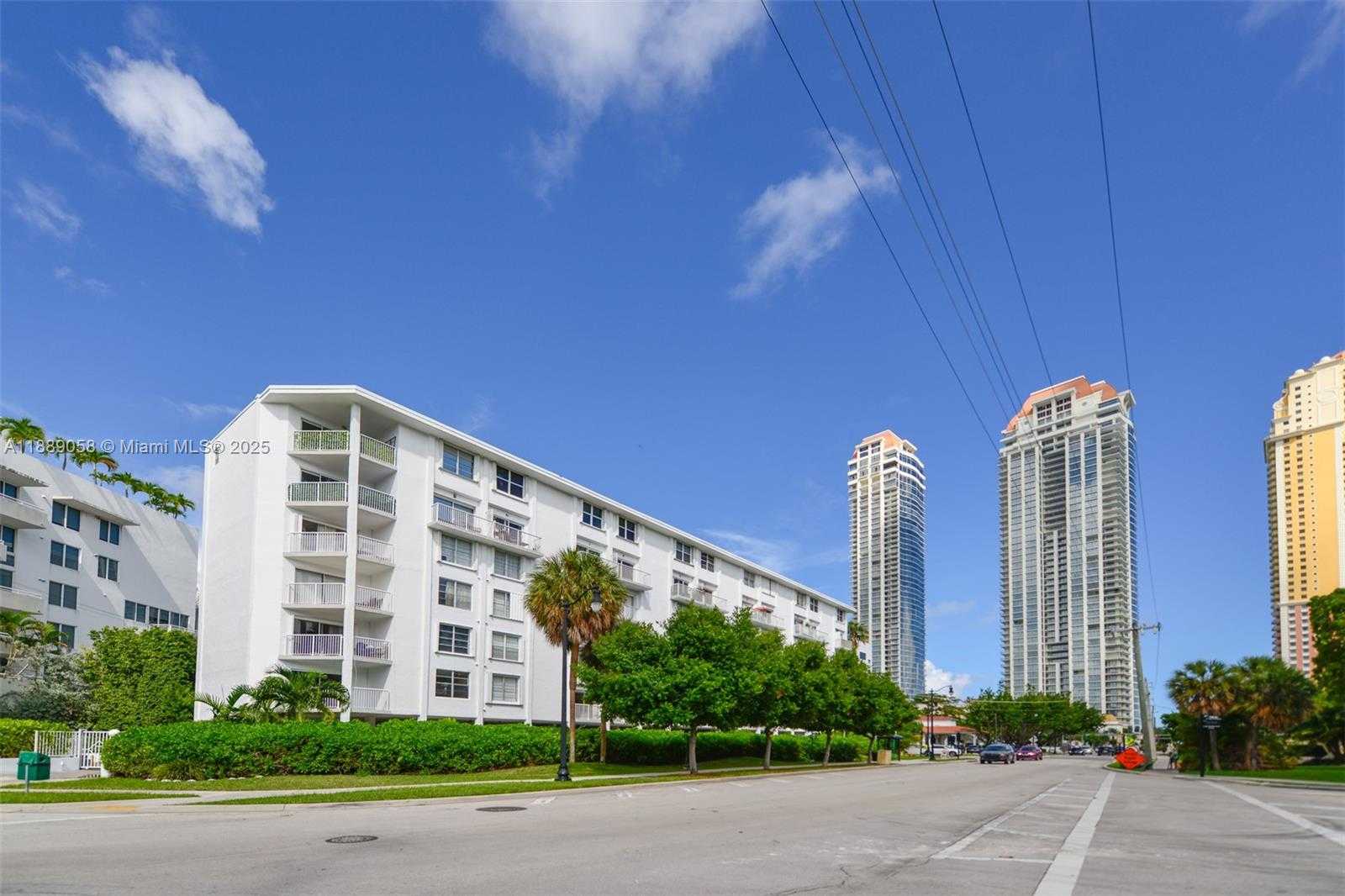 Small Image of 17800 ATLANTIC BLVD #PH14, Sunny Isles Beach Number 36