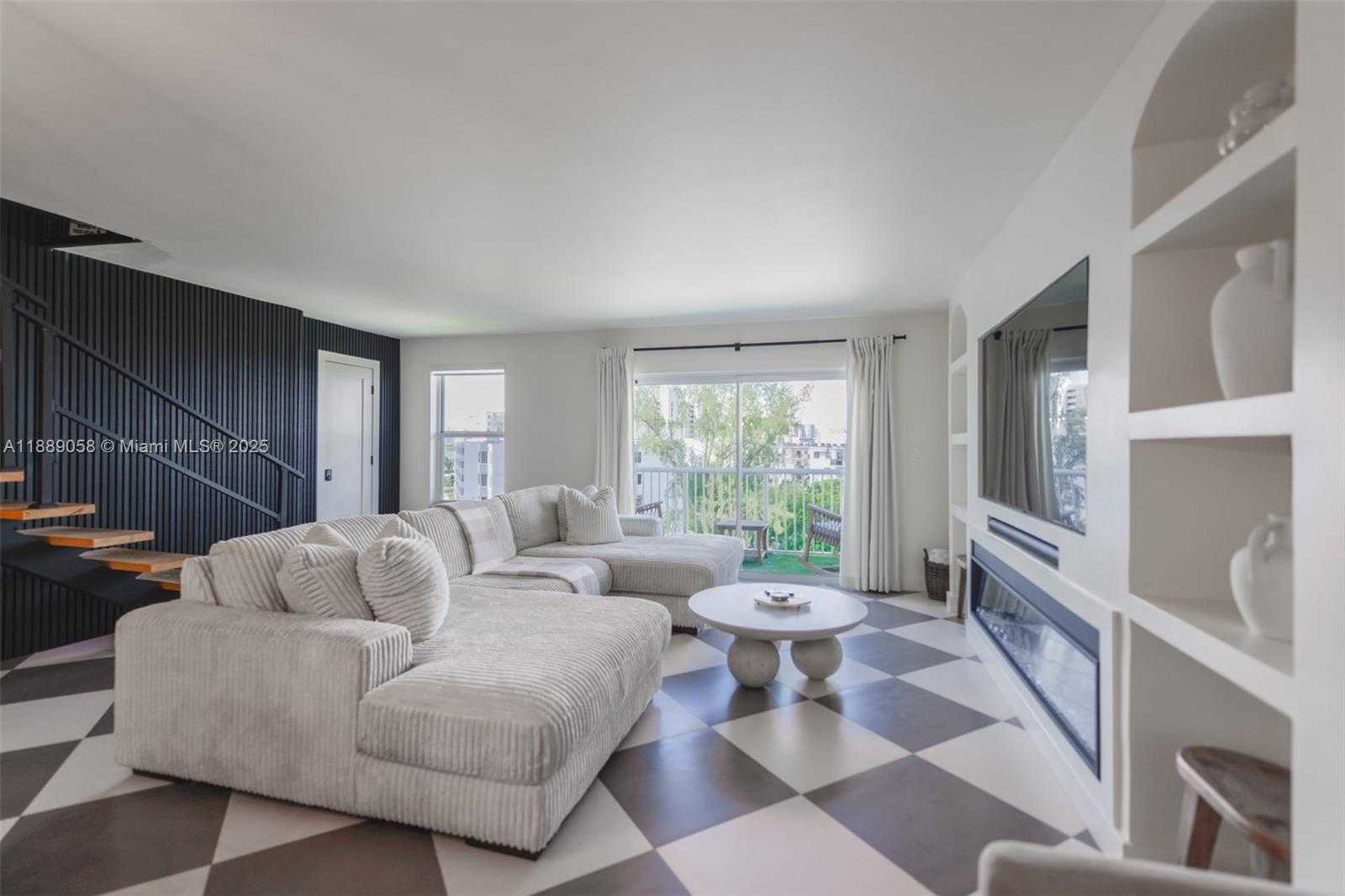 Small Image of 17800 ATLANTIC BLVD #PH14, Sunny Isles Beach Number 6