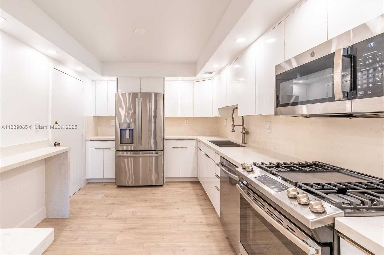 Small Image of 2030 SOUTH OCEAN DR #1127, Hallandale Beach Number 10