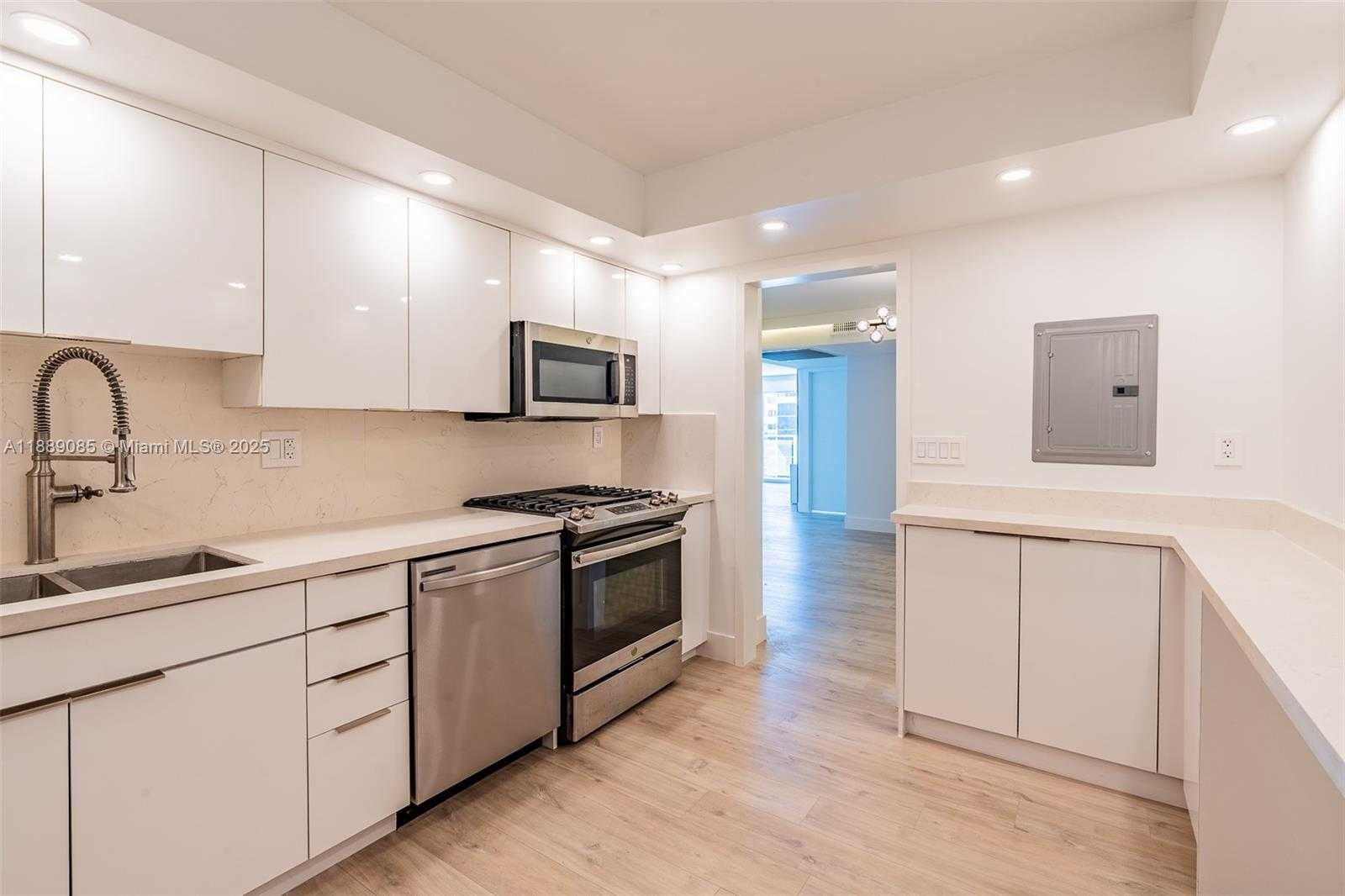 Small Image of 2030 SOUTH OCEAN DR #1127, Hallandale Beach Number 11