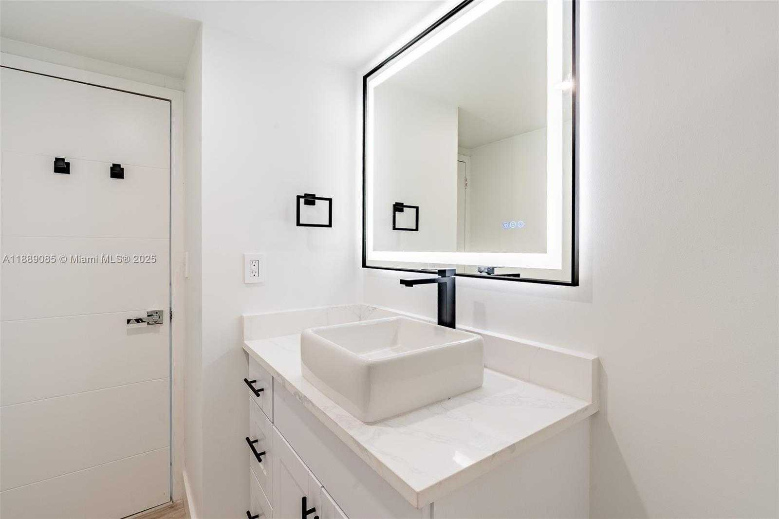 Small Image of 2030 SOUTH OCEAN DR #1127, Hallandale Beach Number 13