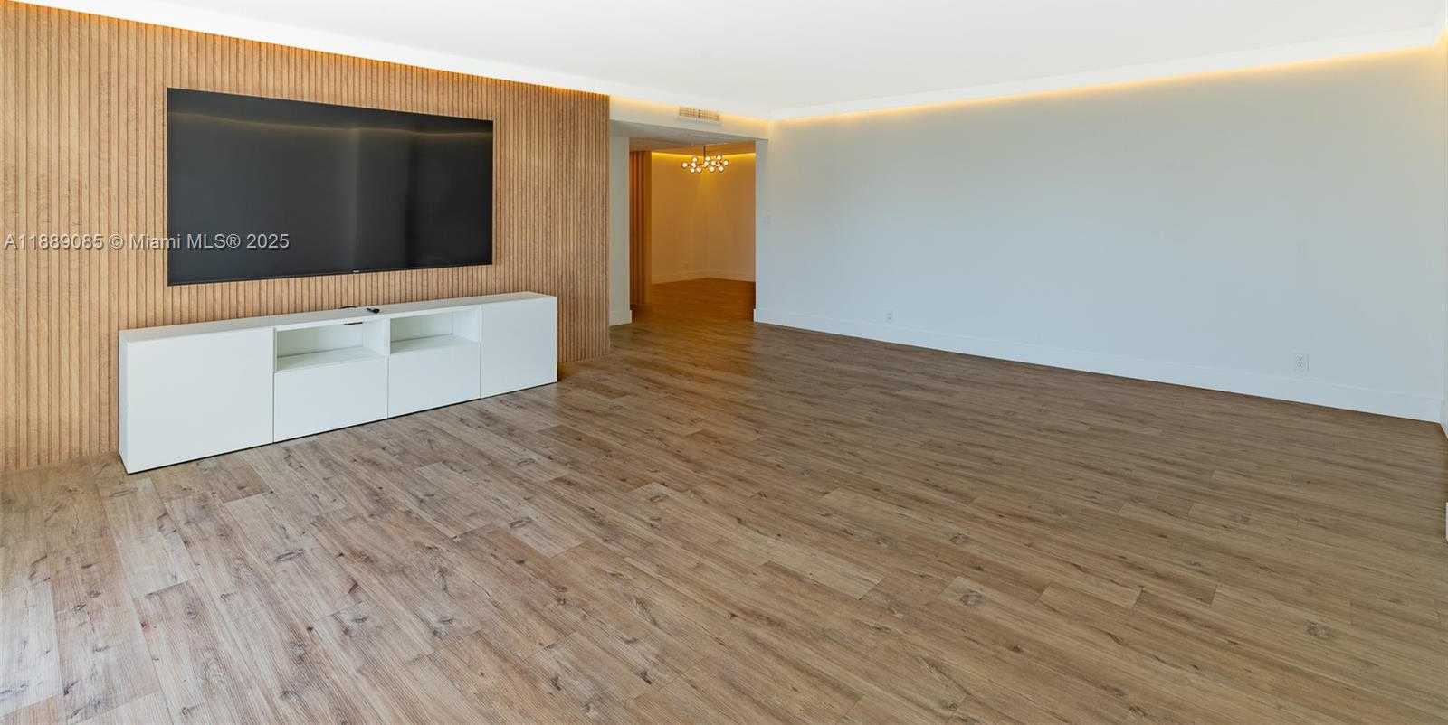 Small Image of 2030 SOUTH OCEAN DR #1127, Hallandale Beach Number 5