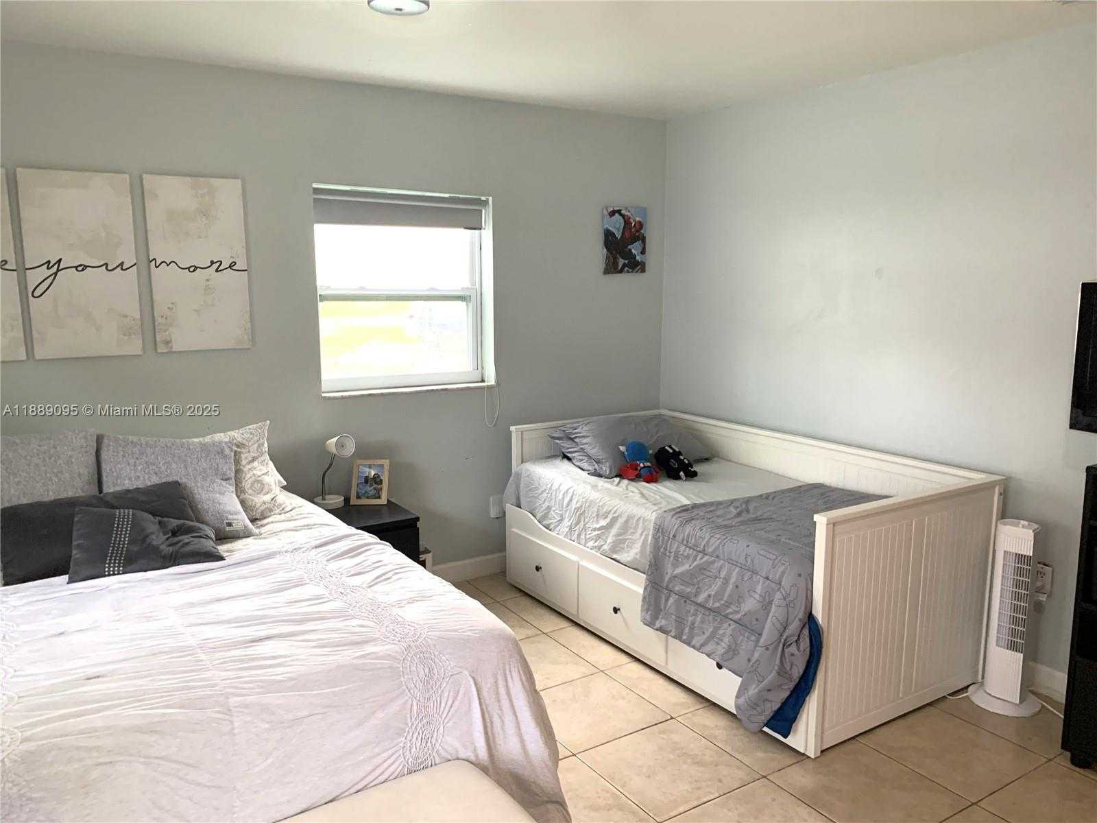 Small Image of 4904 SOUTH WEST 139TH CT, Miami Number 11