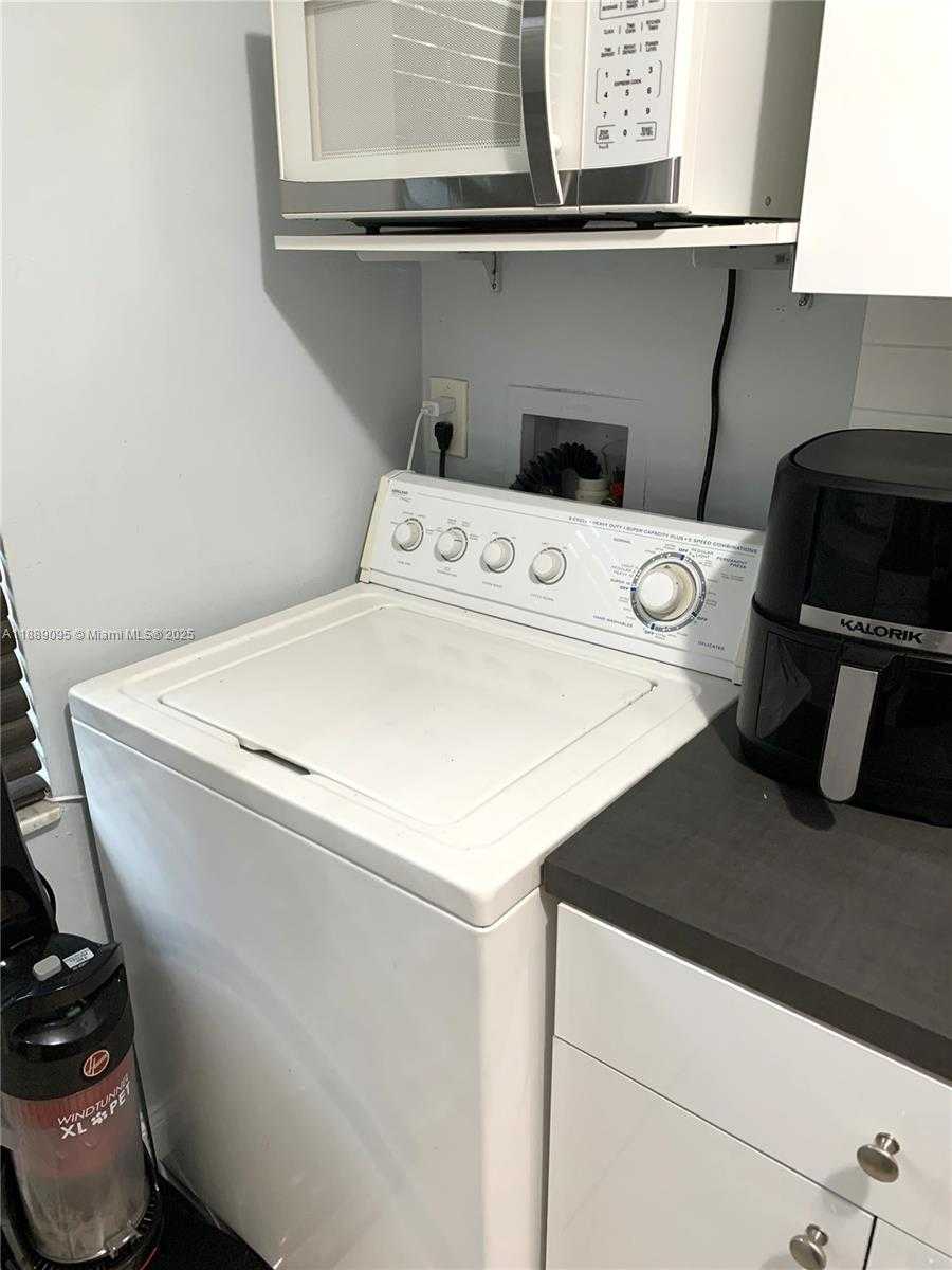 Small Image of 4904 SOUTH WEST 139TH CT, Miami Number 13