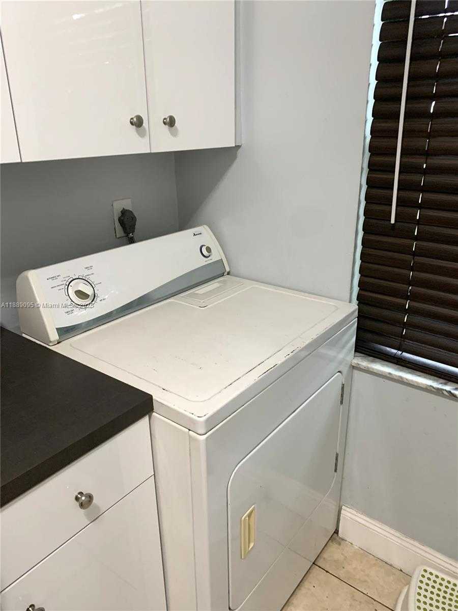 Small Image of 4904 SOUTH WEST 139TH CT, Miami Number 14