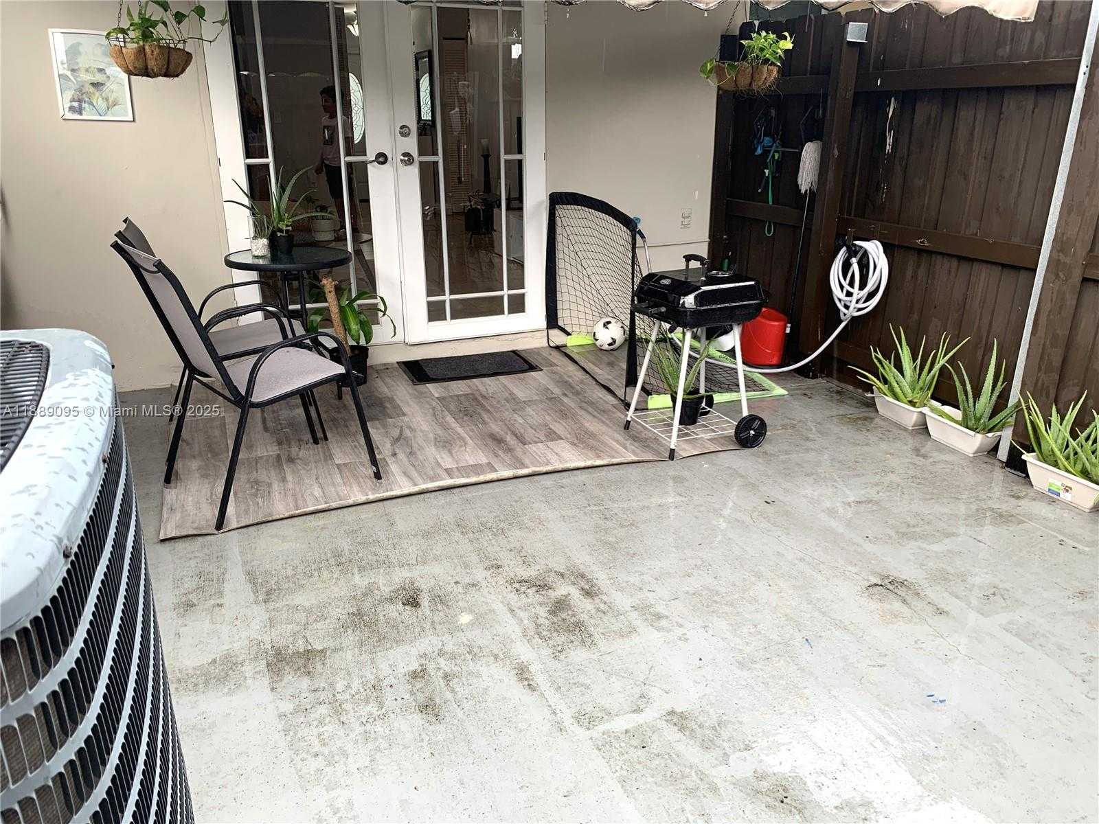 Small Image of 4904 SOUTH WEST 139TH CT, Miami Number 15