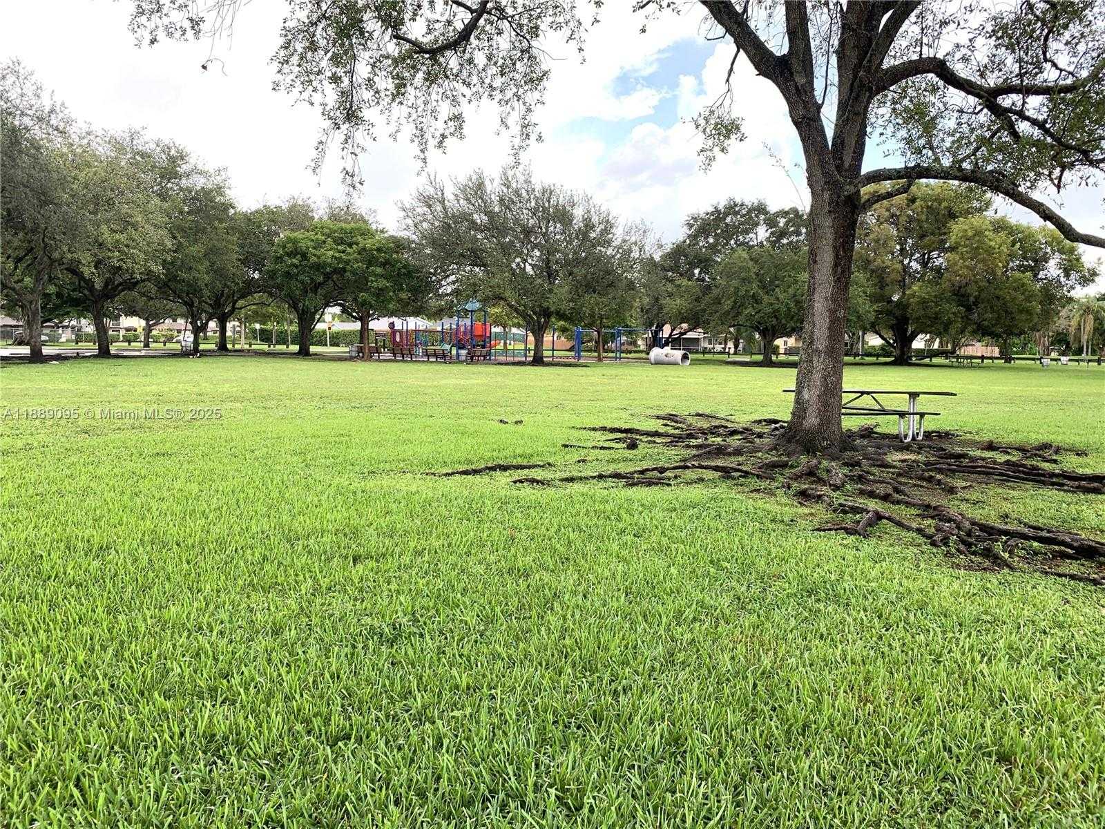 Small Image of 4904 SOUTH WEST 139TH CT, Miami Number 18