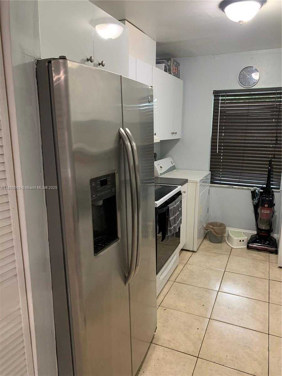 Small Image of 4904 SOUTH WEST 139TH CT, Miami Number 7