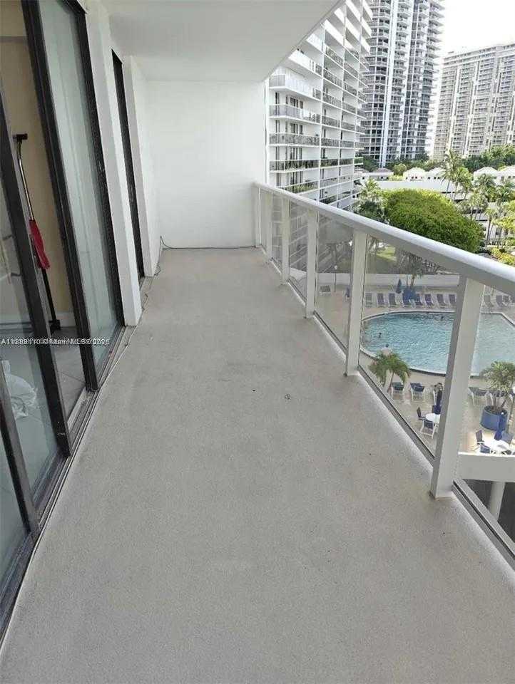 Small Image of 3701 NORTH COUNTRY CLUB DR #705, Aventura Number 10