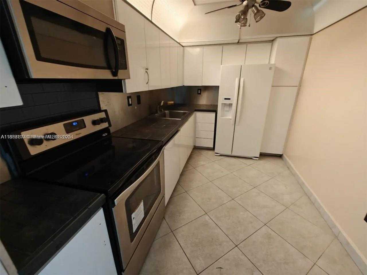 Small Image of 3701 NORTH COUNTRY CLUB DR #705, Aventura Number 4