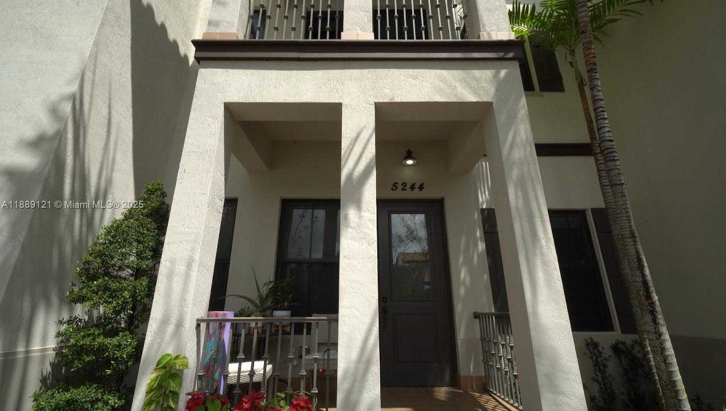 Small Image of 5244 NORTH WEST 83RD CT #5244, Doral Number 3