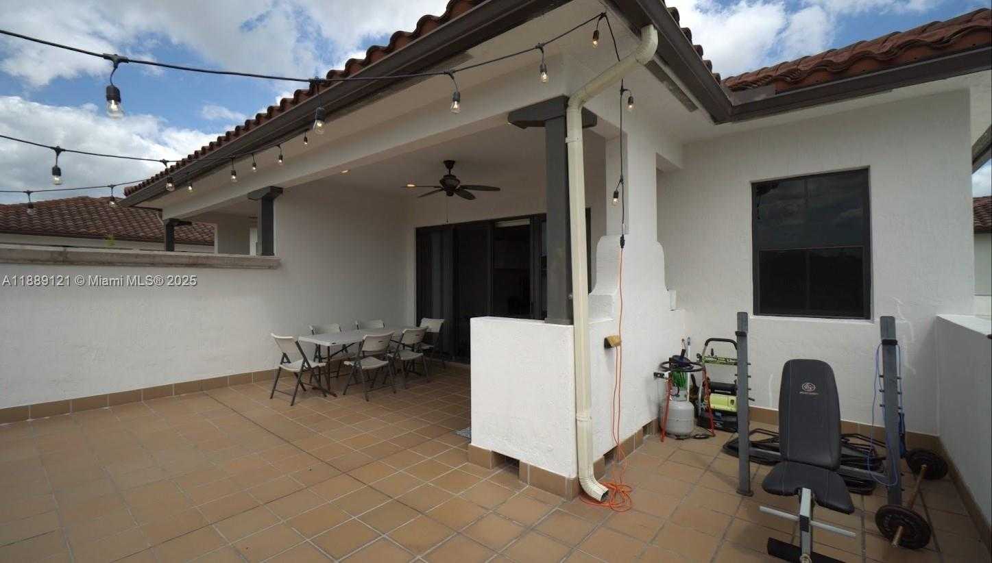 Small Image of 5244 NORTH WEST 83RD CT #5244, Doral Number 8