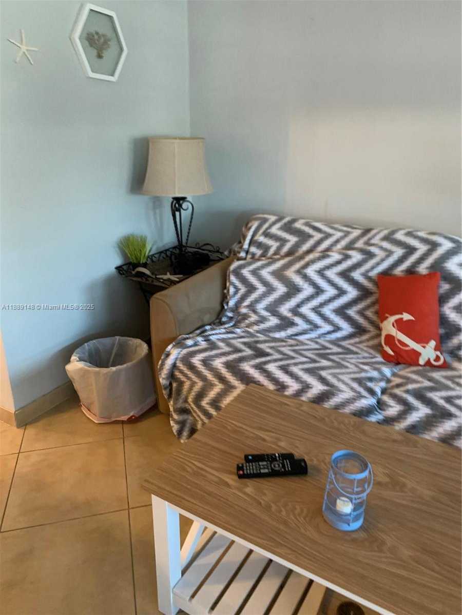 Small Image of 322 TAYLOR ST #2D, Hollywood Number 7