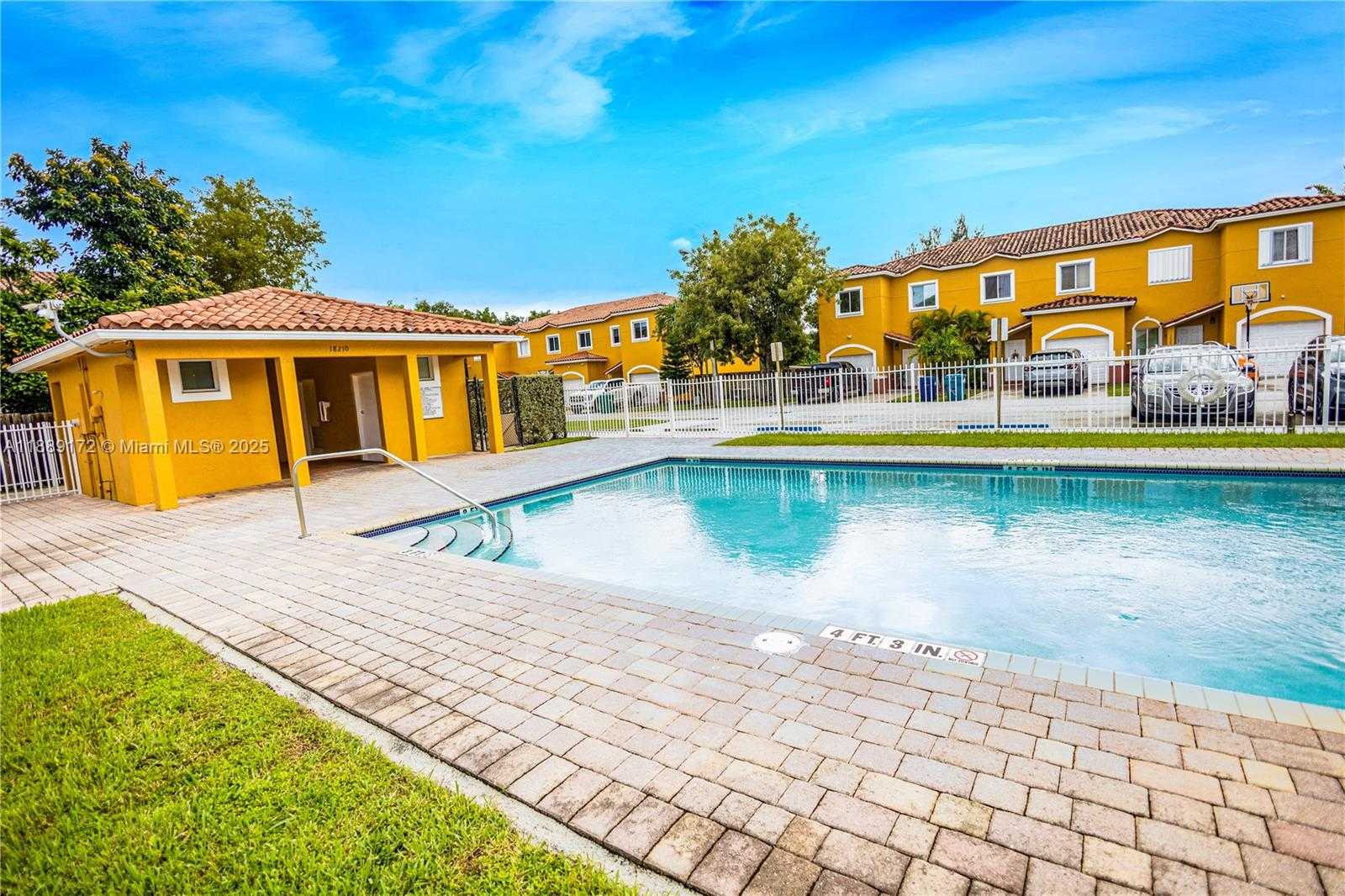 Small Image of 18272 SOUTH WEST 108TH PATH, Miami Number 27