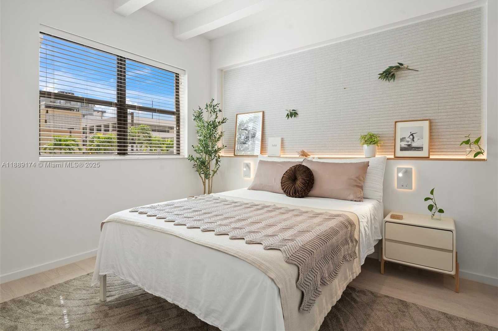 Small Image of 1390 OCEAN DR #202, Miami Beach Number 18