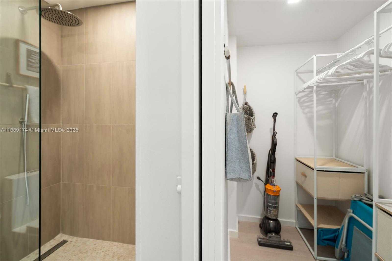 Small Image of 1390 OCEAN DR #202, Miami Beach Number 19