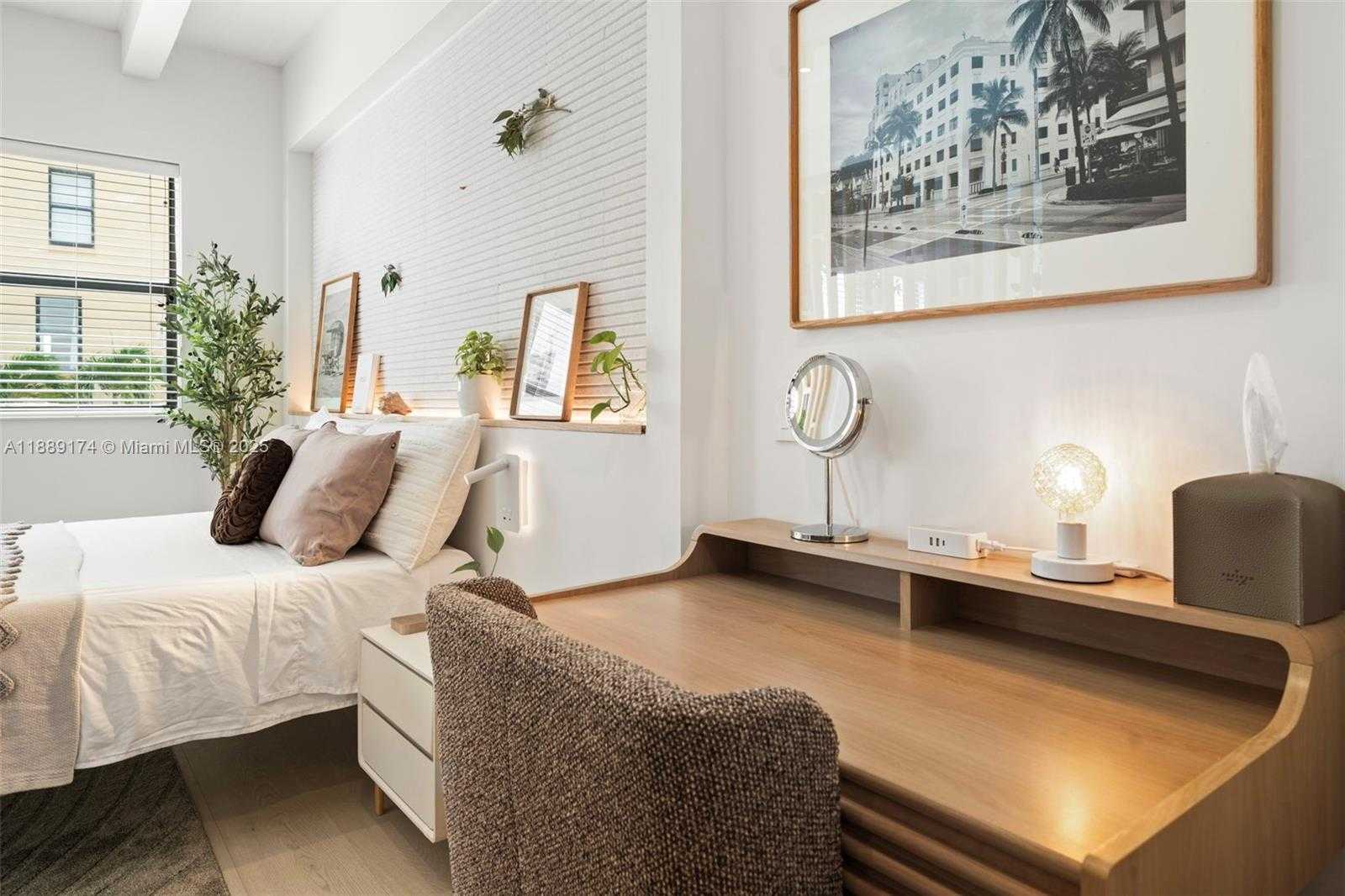 Small Image of 1390 OCEAN DR #202, Miami Beach Number 20