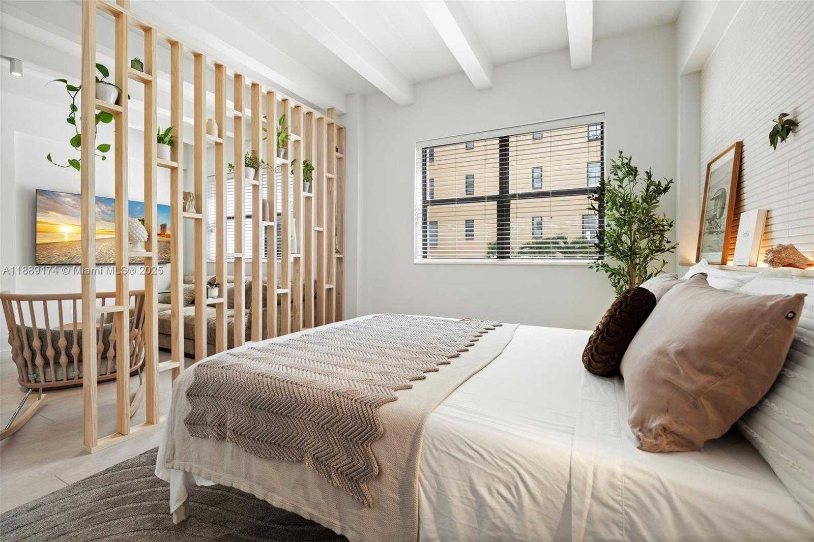 Small Image of 1390 OCEAN DR #202, Miami Beach Number 21