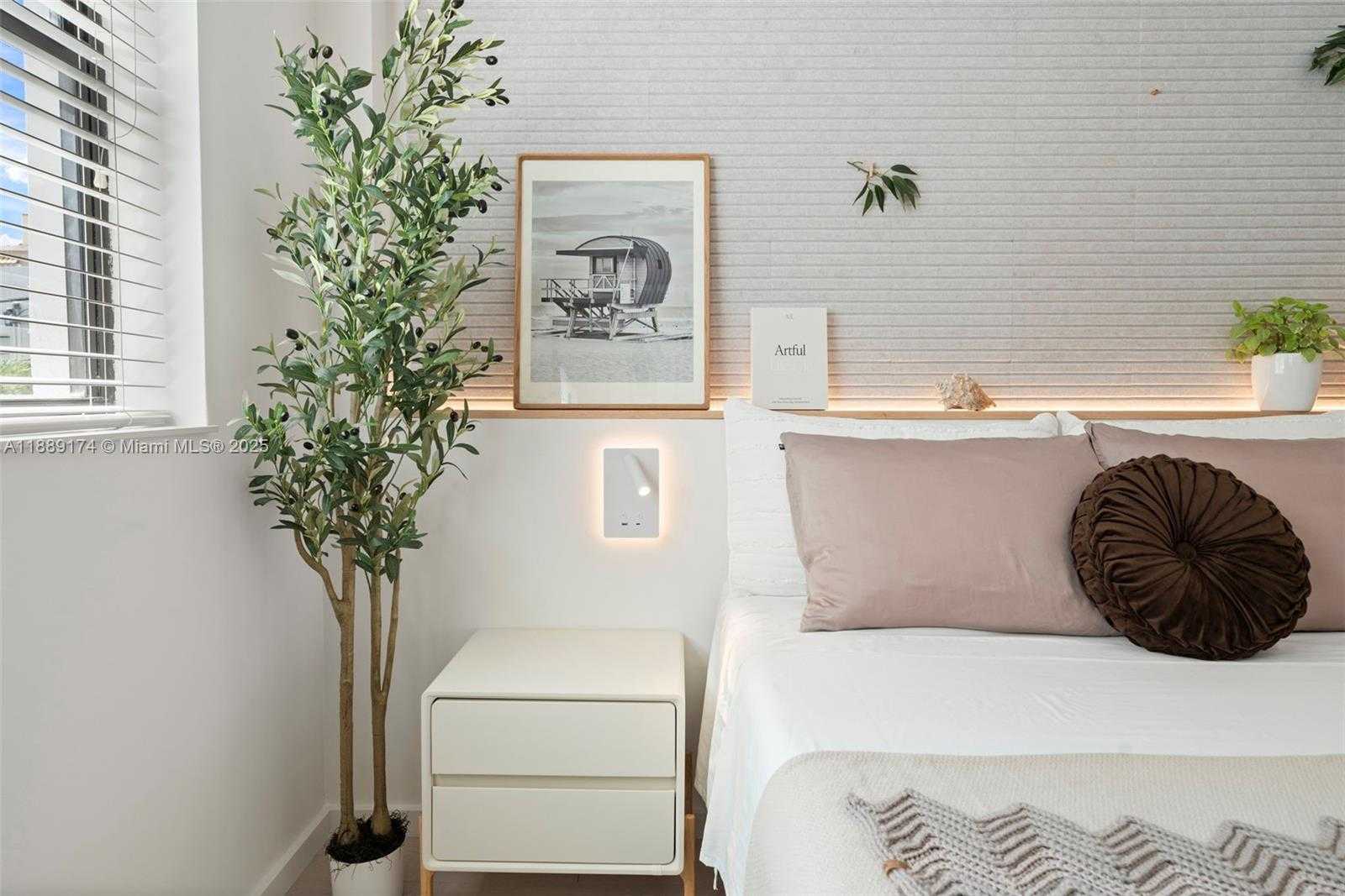 Small Image of 1390 OCEAN DR #202, Miami Beach Number 22
