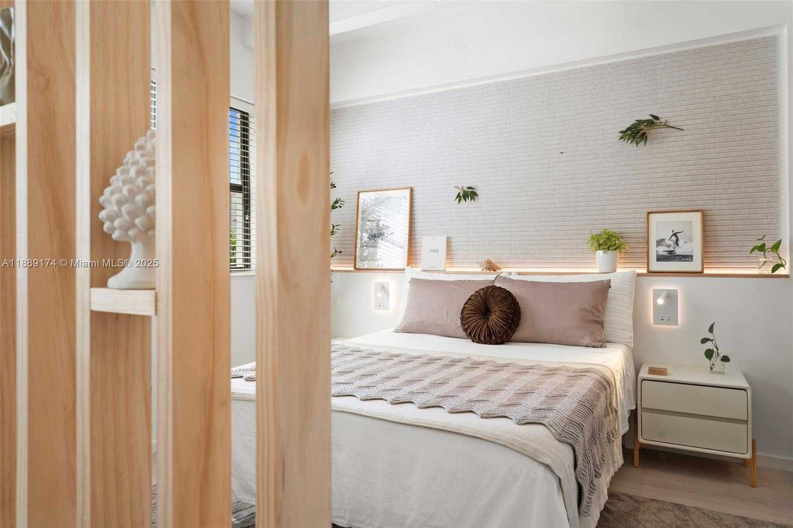 Small Image of 1390 OCEAN DR #202, Miami Beach Number 27