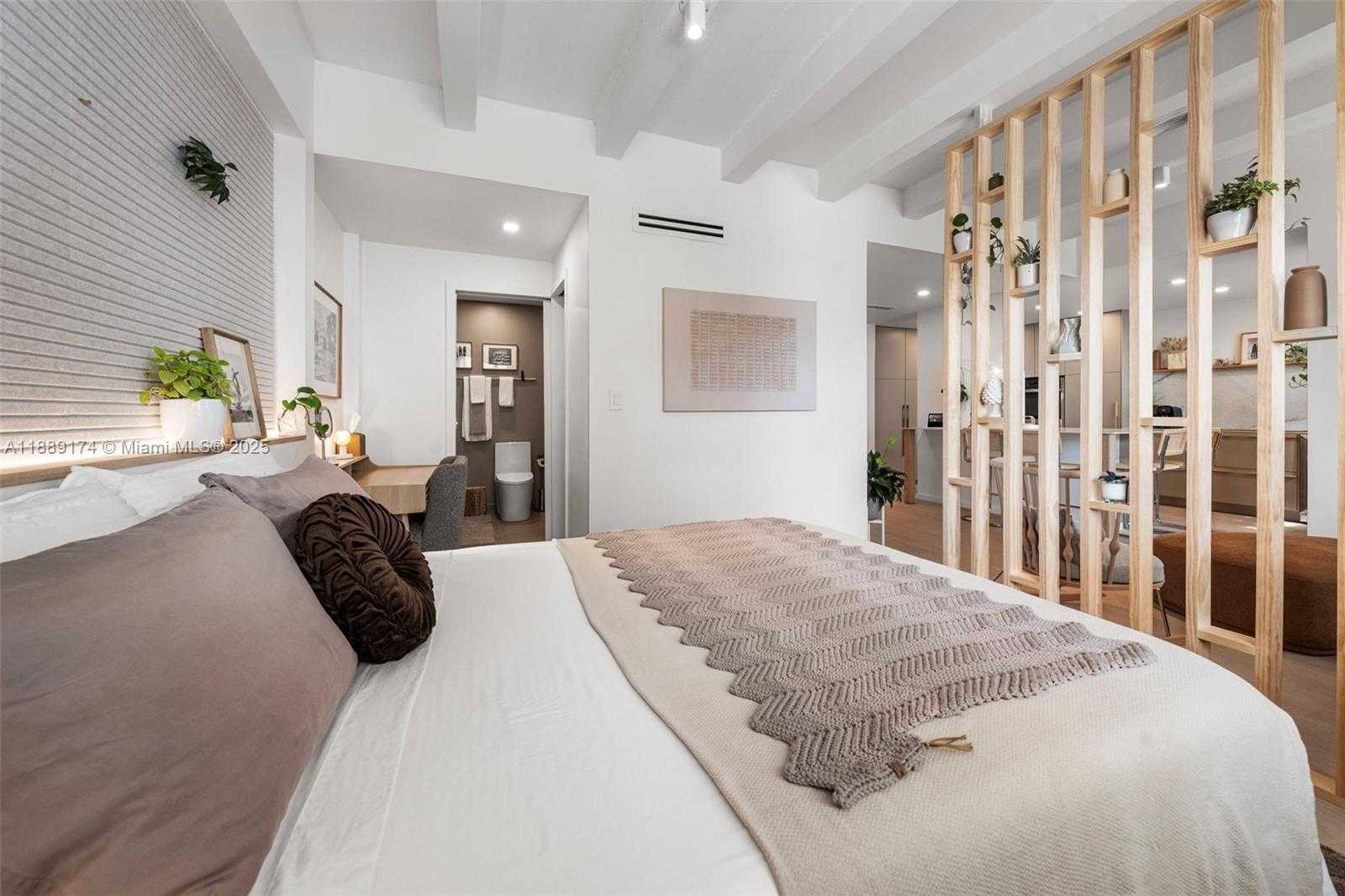 Small Image of 1390 OCEAN DR #202, Miami Beach Number 29
