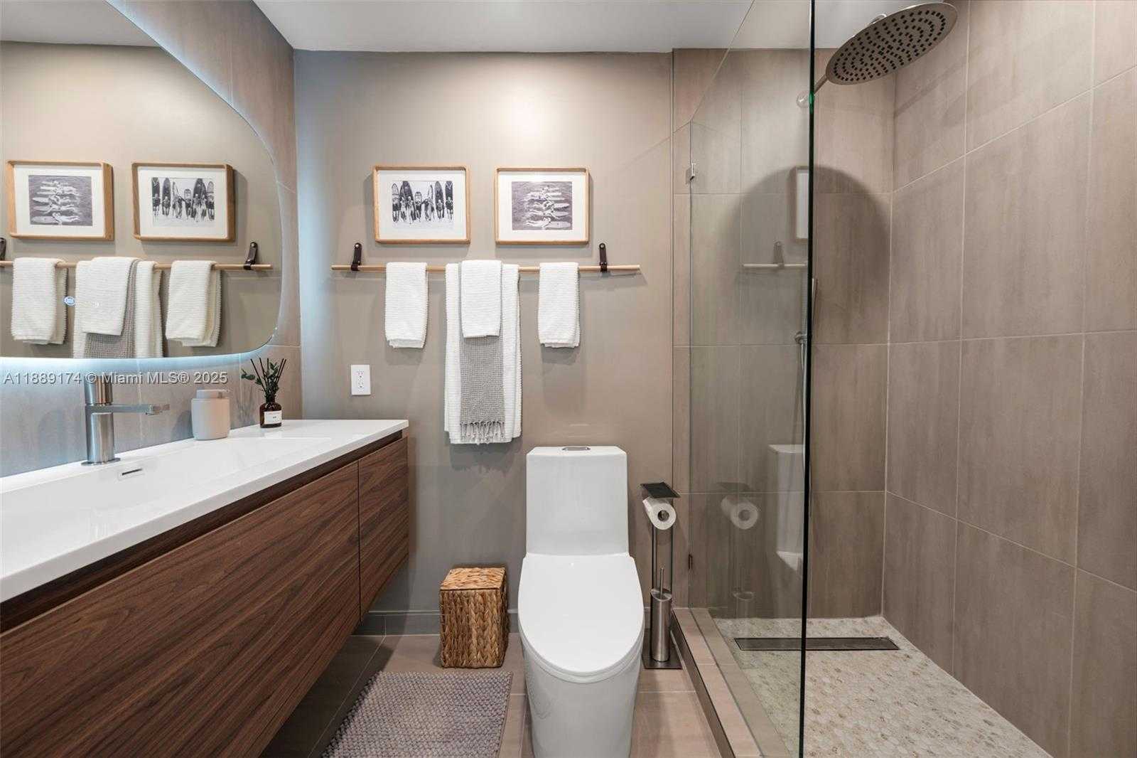 Small Image of 1390 OCEAN DR #202, Miami Beach Number 32